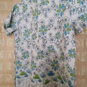 Scrubs top large